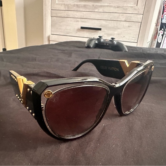 Louis Vuitton My Fair Lady Studs sun glasses - Picture 6 of 6